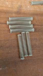 Spring Misumi Krem OD 10mm Panjang 60mm Original Japan Warna Cream