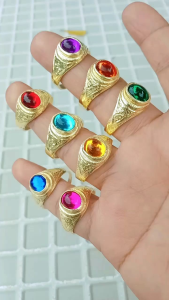 แหวนหัวสี ตัวแหวนทำจากทองเหลืองแท้ไม่ชุบสีสามารถใส่ติดตัวได้เป็นประจำตนโดนแป้งโดนครีมได้ไม่ลอกไม่ดำค่ะ