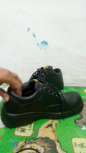 Sepatu Safety Pria Kulit Asli Hitam Gaya Bisnis Mid-Calf untuk Proyek