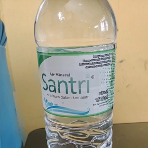 Air Santri 1500ml: Air Bersih Untuk Kesehatan