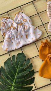 Seri Kunyit Mustard - 3 Set / 3 Bungkus Sarung Tangan Bayi Dan Sarung Kaki Bayi SNI Sartaki NewBron Bayi Baru Lahir