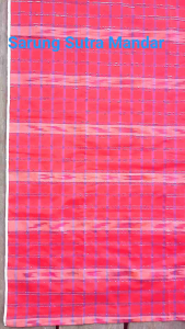 Lipa Saqbe Sarung Tenun Sutra Mandar Sulawesi Barat