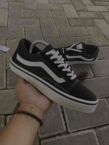 Sepatu Pria Sneakers Casual Classic Sepatu Hitam / Sepatu Hitam Putih Casual / Sepatu Sekolah Hitam