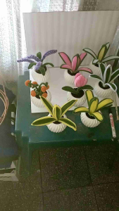 Bunga kawat bulu + pot semen putih hiasan interior souvenir