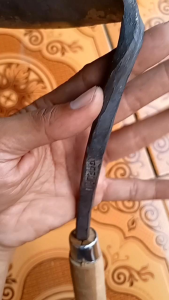 Cangkul Gulma Rumput Gatul Kecil Asli Pande