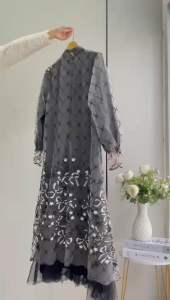 AZVIYA DRESS. Bahan Tille Bordir Premium Mix Tile Polos Full Furing. LD.110cm PB.135cm. Free Belt Mutiara.