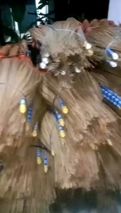 sapu lidi gagang panjang sapu taman sapu lidi taman gagang Kayu