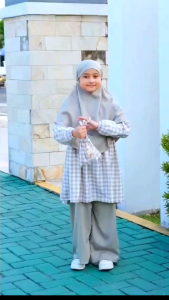 Leenka Oneset Yura Setelan Kulot Anak Perempuan 3in1 Free Hijab Sling Bag Mini