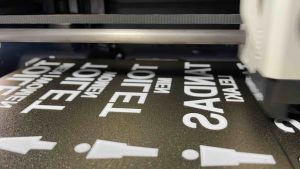 Pejabat Pengurus Untuk Kaki Sahaja Bilik Persidangan Surau Lelaki PerempuanHalal Keluar Gudang Dilarang Masuk Bilik Persidangan Lounge Pelanggan Bahrain Akaun 3D printed board Size: 200mm x 50mm (We Accept Custom Make Order)