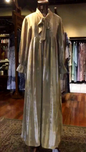 Milea Dress by Dian Pelangi LIMITED EDITION Busana Muslim Baju Maxi Gamis Abaya Kaftan Gaun Outfit Busui Casual Formal Pesta Kondangan Pernikahan Wanita Hijaber Cantik Anggun Modis Modern Elegan Mewah Model Korea Terbaru Motif Batik Abstrak Kekinian