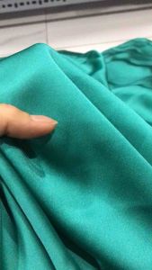 Vải phi lụa Hàn màu xanh lý dày mềm rũ đẹp sang (khổ 1m5)may đầm váyáo dài áo kiểu