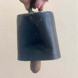 คุณสมบัติของกะโหล่งวัวควายคัดเกรดอย่างดี 2 ขนาด เสียงดังดีกังวาลใส 2 สิ่ง ของผู้ชาย ทำจากเหล็กอย่างดี