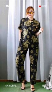 ชุดเซ็ทเสื้อคอจีน และกางเกงเอวสูง ลายมังกรทอง