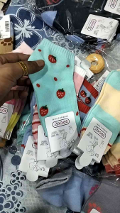 ถุงเท้าข้อสั้นลายการ์ตูนของเด็ก ยกแพ็ค 12 คู่คละสีคละลาย สินค้าพร้อมส่งทุกสายจ้า