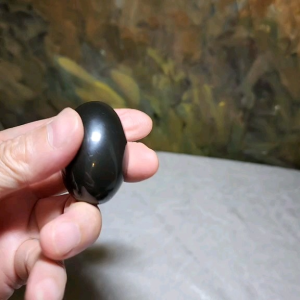 4.5cm Narmada Black Shiva Lingam handheld [Natural Crystal]