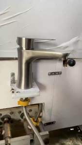 Vòi Rửa Mặt  Lạnh INOX 304  mẫu mã đẹp lắp trên thành INOX