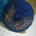 payung geulis tasik,payung nari upacara adat anak anak,payung tradisional kain satin kecil. 