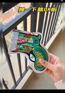 พลุกระดาษ ยิงได้ ปืนของเล่น อุปกรณ์ปาร์ตี้ งานเลี้ยง ฉลองปาร์ตี้ พลุปาร์ตี้ ลูกโป่งปืนเป่าลม พลุกระดาษ คละสี