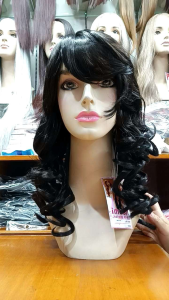Wig Curly Sebahu Poni Miring VW 1364: Desain Wig Nyaman & Tahan Lama