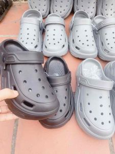 (ẢNH THẬTHÀNG LOẠI 1)Dép Sục Nhựa Lỗ Nam Đi MưaĐi Biển Siêu Nhẹ - Dép Cross Cá Sấu Nam Lỗ Thoáng KhíHàng đẹp cao cấp