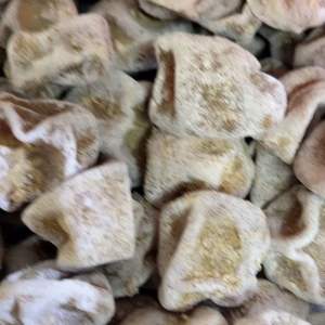 บ๊วยมะนาวอบแห้งน้ำหนัก800กรัมราคา130บาทเค็มๆเปรี้ยวๆอร่อยดีค่ะ