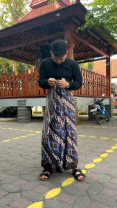 Sarung Goyor Gus Idam: Pilihan Terbaik untuk Pria