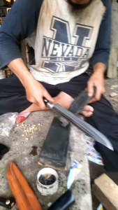 Pisau Sembelih Cap Garpu & Sarung Bila 35 CM