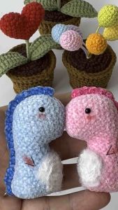 Valentines giftsCrochet Dinosaur Keychain for couple 2 Pieces Matching Crochet Couples Keychains Kissing Velvet Dinosaur with MagnetAdorable Couple Gift