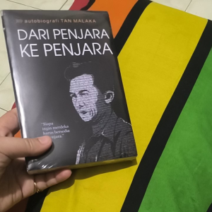 Buku DARI PENJARA KE PENJARA autobiografi TAN MALAKA