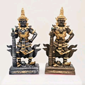 ท้าวเวสสุวรรณ เทพแห่งคลังสมบัติ ฐาน 4.5 นิ้ว เนื้อแร่เหล็กน้ำพี้ คุ้มครอง ปัดเป่าอัปมงคล เสริมโชคลาภค้าขาย-รุ่งเรือง