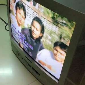 🚨มือสอง ทีวีชาร์ป จอแก้ว 21“ ปุ่มกดช่องด้านหน้าไม่ครบ🚨ขายเฉพาะ กทม.จอนูน TV color Sharp 21” รุ่น 21GT-510 (ระบบ สเตดิโอ) เปิดติด สภาพตามรูปที่ลงขาย+