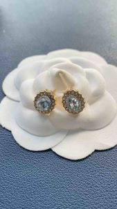 ถ่ายรูปจริง ต่างหูเพชร ผู้หญิง เครื่องประดับแฟชั่น ไม่ใช่เล็กลง ก้านเป็นเงิน พร้อมส่งจากไทย