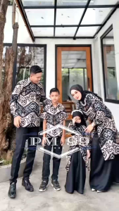 Baju Couple Lebaran 2024: Pilihan Gamis & Gaun Jumbo