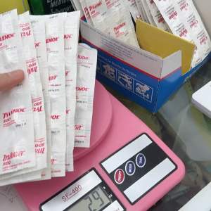 [10 แผง (แผงละ 10 เม็ด) Tylenol 500 mg ไทลินอล พาราเซตามอล 500 มก. 10 เม็ด]