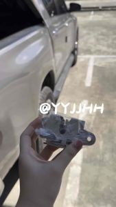 REAR BOOT INNER LOCK/BOOT LOCK/ STRIKER TAIL GATE LOCK FOR TOYOTA HILUX VIGO/REVO