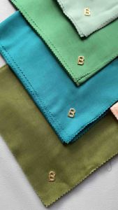 Hijab Segiempat Polos Logo B Buttonscraves + Pouch Bahan Paris Lasercut Premium Nyaman Dipakai Mudah dibentuk