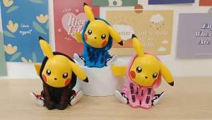 Mô hình Pokemon Pikachu - Pikachu mặc áo Hoodie phong cách thời trang ngồi thời thượng dễ thương - Cao khoảng 12cm