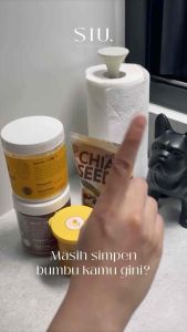 Tempat Kotak Plastik Wadah Bumbu Dapur Makanan 4 in 1 FREE Sendok