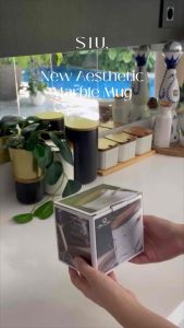 Marble Mug Wooden Lid – Mug Kopi Motif Marmer dengan Handle Kayu