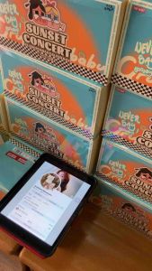 Crybaby sunset concert plush pendant พวงห้อยกระเป๋าแฟชั่น แบบจุ่ม แท้ พร้อมส่ง