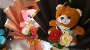 Buket Boneka Wisuda Bunga dan Ulang tahun