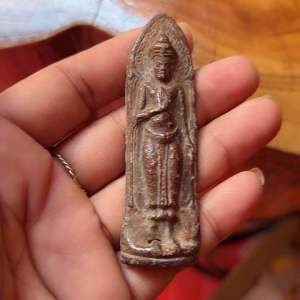 พระร่วงเปิดโลก ปางประทานพร เนื้อตะกั่วสนิมแดง ลูกหว้า