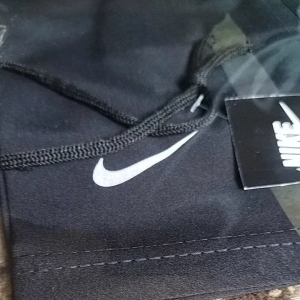 Celana Pendek Parasut Olahraga: Model Baru untuk Badminton, Futsal, dan Gym