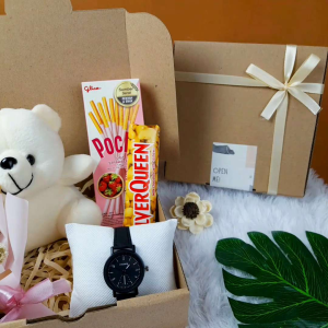 Hadiah wanita/kado boneka lucu/hampers aestethic/hampers ulang tahun/kado valentine/kado simple/kado romantis/kado anniversary