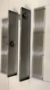 Ga thoát sàn loại dài 30cm x 10cm và 60 cm x 10 cm. inox 304 lỗ thoát lệch vừa ống phi 7690