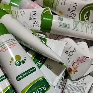 POISE FACIAL FOAM 100ML