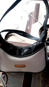 tas wanitatas selempang dan tas bahu wanita