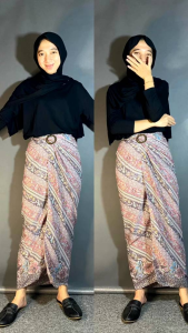 Rok Lilit Motif Flora: Desain Elegan untuk Bawahan Kebaya