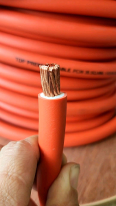 สายแบตเตอรี่ ย้ำหางปลา หัวท้าย 35 Sq.mm. ทองแดงเต็ม 225 A(สีส้ม-ดำ-แดง)