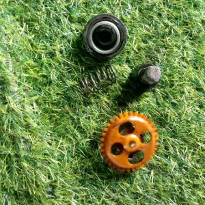 เฟืองปั้มน้ำมันเครื่อง+สปริง+กรอง+ฝาปิด Yamaha fino เกย์แยก แท้ถอดรถมือสองตามสภาพกรุณาอ่านก่อนกดสั่ง